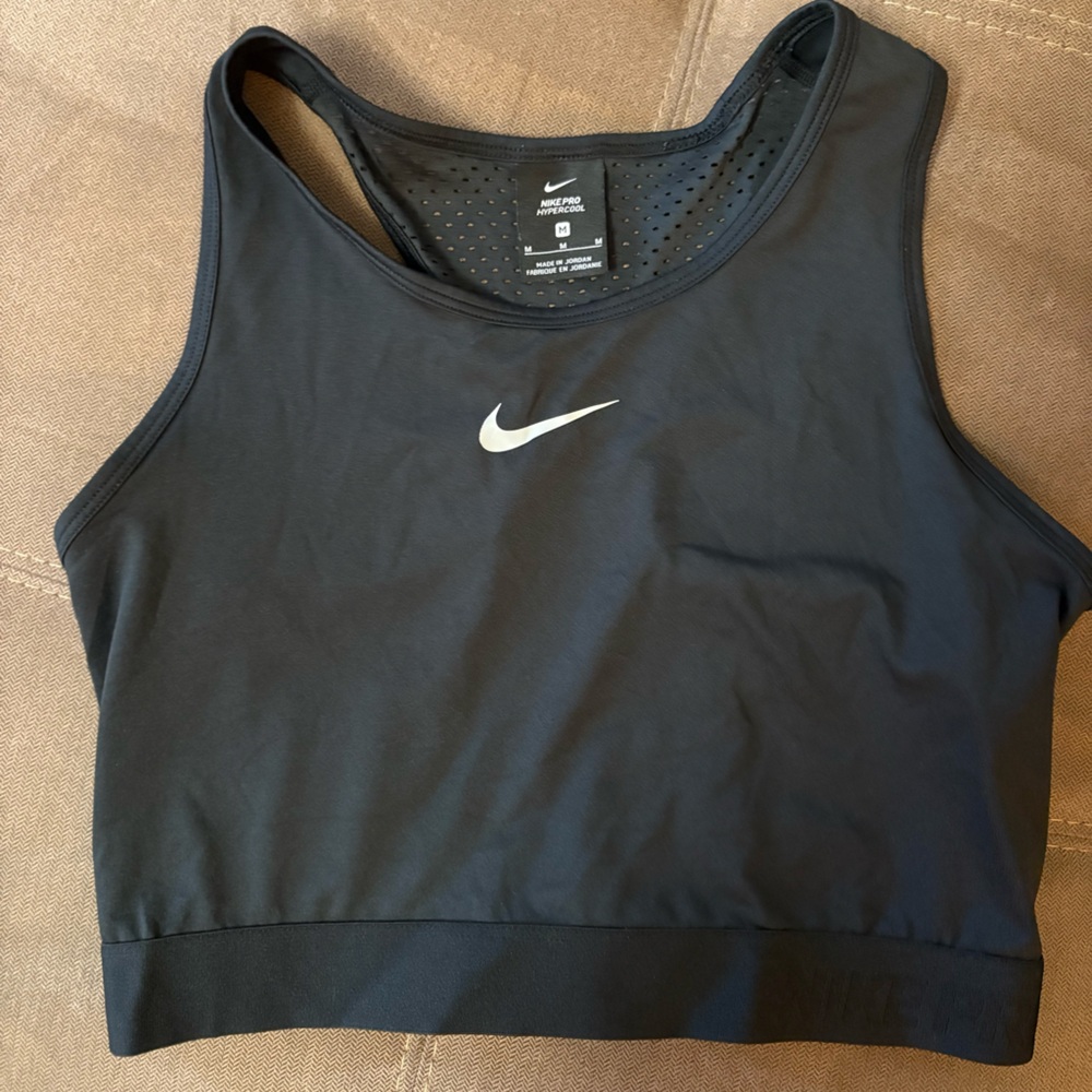 NIKE hypercool size medium breathable cropped tank